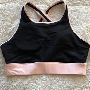 Adorable looking sports bra great for the gym or Joga